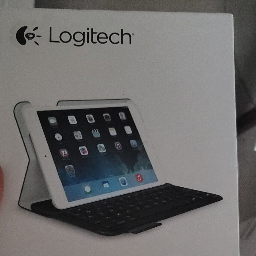 NEW Logitech Bluetooth Keyboard Folio 920-005893 for Ipad Mini